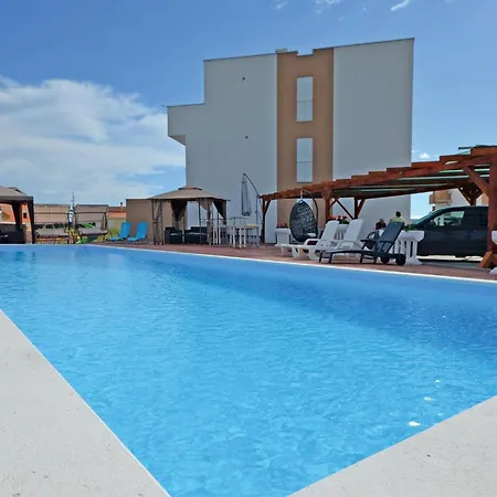 Amazing In With Swimming Pool * Nin