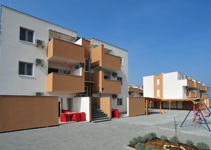 Lovely In With Wifi Апартаменты