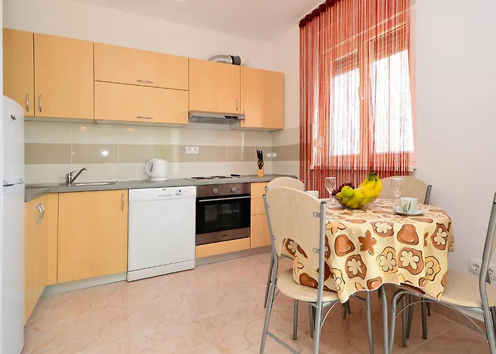 Lovely In With Wifi Апартаменты